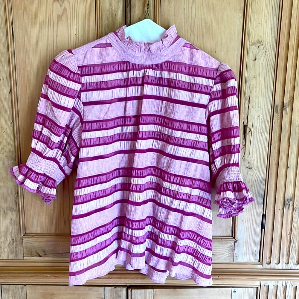 Hunter Bell size M pink and purple top. ECU